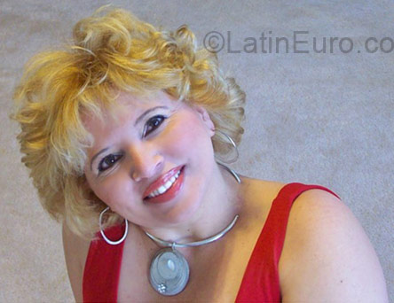 Date this athletic United States girl Mara from Las Vegas US7688