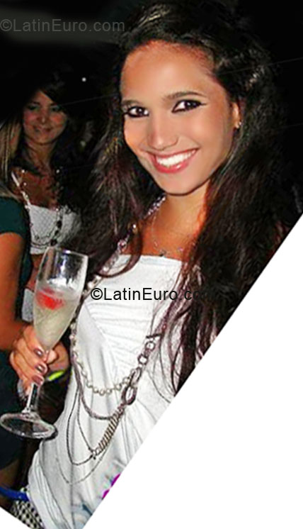 Date this sensual Brazil girl DyWest from Vitoria BR3748