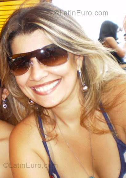 Date this delightful Brazil girl Fabiana from Sertaozinho BR3756