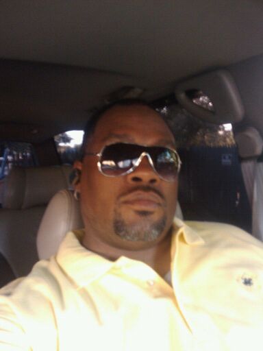 Date this voluptuous United States man Tbone from Monhans US7861