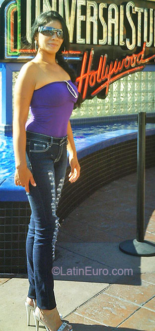 Date this passionate Mexico girl Gabriela from Guadalajara MX229