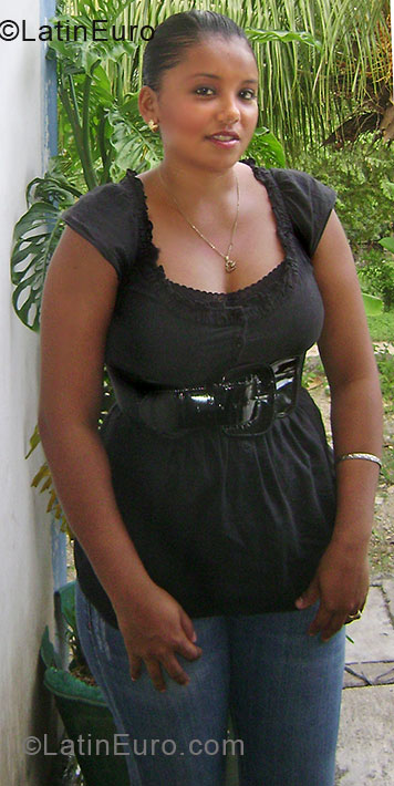 Date this stunning Honduras girl Karina Lizeth from Potrerillos HN245
