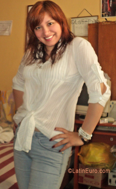 Date this attractive Peru girl Evelyn from Lima PE373