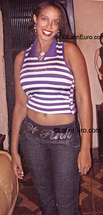 Date this nice looking Brazil girl Marinalva from Santa Luzia BR3995