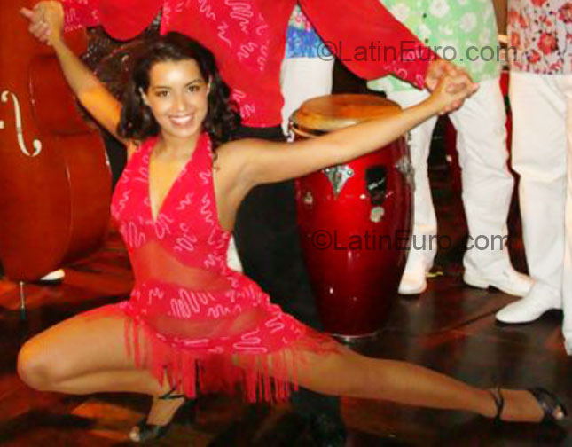 Date this sultry Brazil girl Maria from Rio De Janeiro BR4017