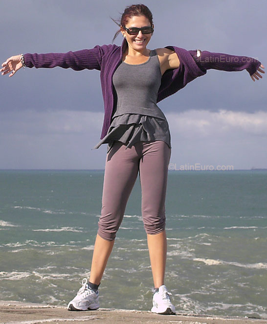 Date this voluptuous Brazil girl Jacinta from Fortaleza BR6359