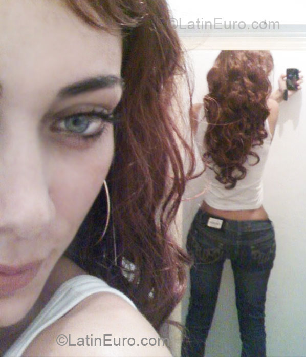 Date this happy Brazil girl Clara from Cachueiro - marataizes BR4065