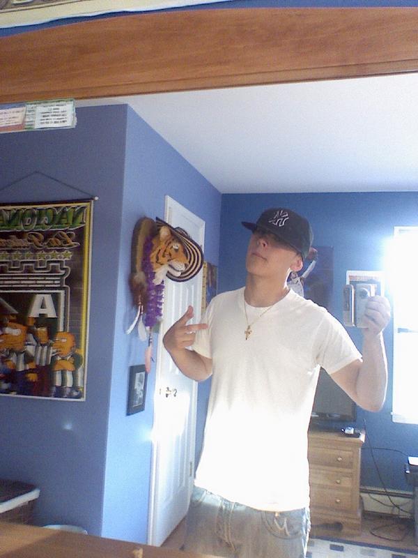 Date this beautiful United States man Brayn from Newton US8327