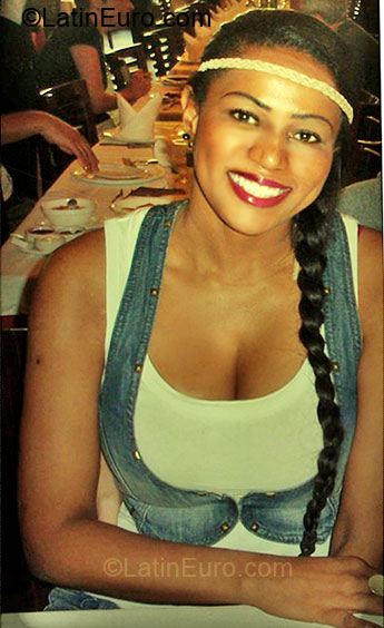 Date this sultry Brazil girl Simone from Rio De Janeiro BR4133