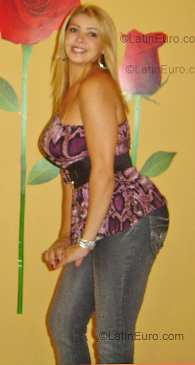 Date this gorgeous Brazil girl Adriana from Rio De Janeiro BR4175