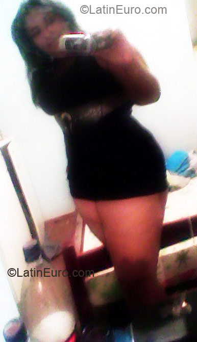 Date this nice looking Brazil girl Shara from Goiania BR4214