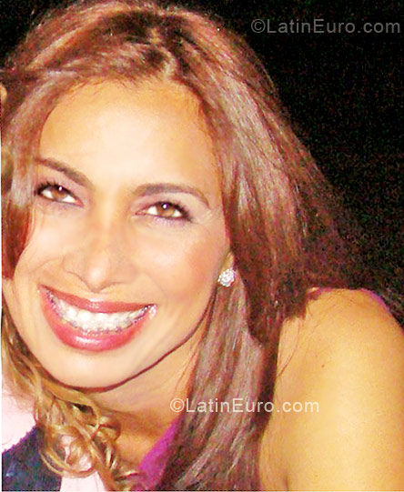Date this beautiful Venezuela girl Denise from Maracaibo VE59