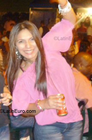 Date this good-looking Panama girl Adriana from Panama City PA46