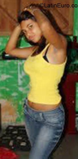 Date this young Brazil girl Debora from Natal BR4271