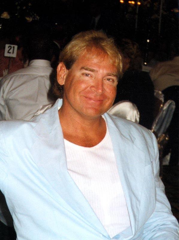 Date this attractive United States man Hawaiiborn from Honolulu US8520