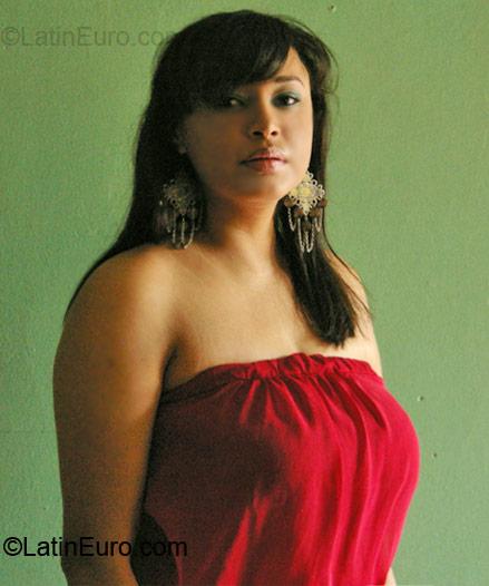 Date this georgeous Honduras girl Julissa sequeira from La Ceiba HN269