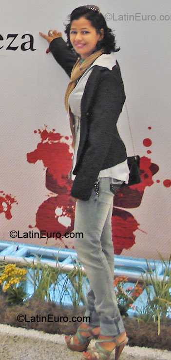 Date this fun Brazil girl Clebia from Camacari BR4382