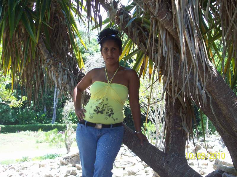 Date this voluptuous Cuba girl Maidole from Bayamo CU8