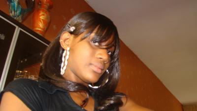 Date this athletic United States girl Aimee from Irvine US8973