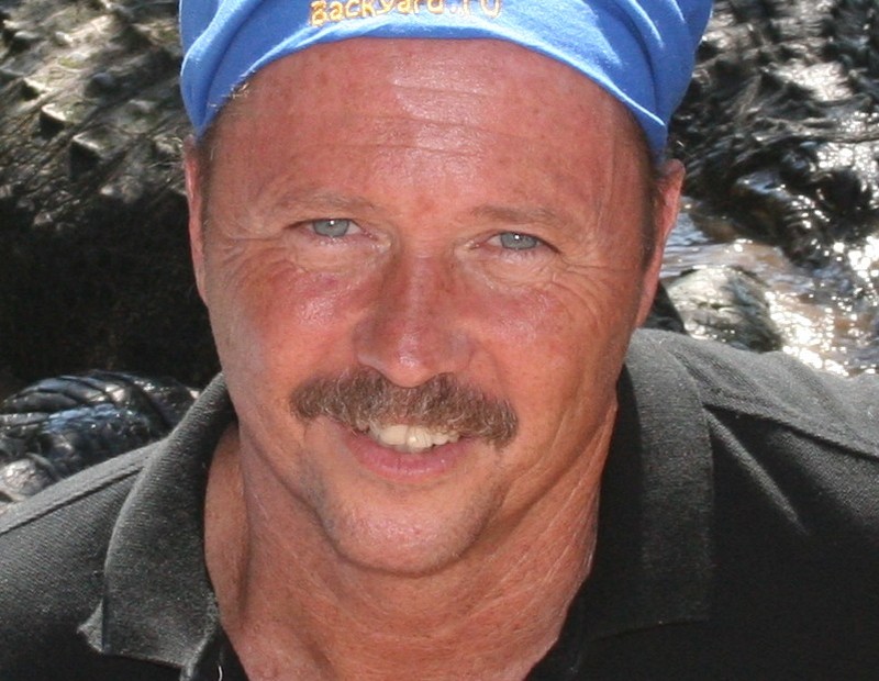 Date this georgeous United States man Charles from Bellmore US9029