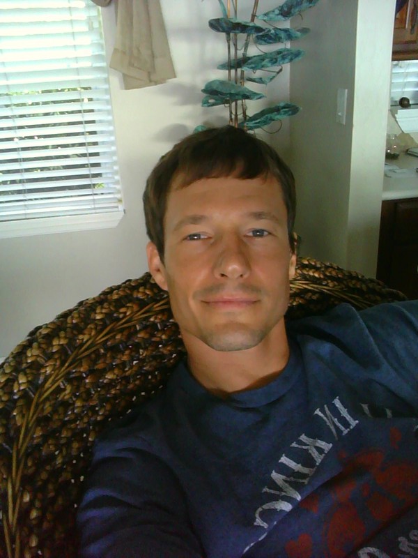 Date this cute United States man Andrew from St Petersburg US9070