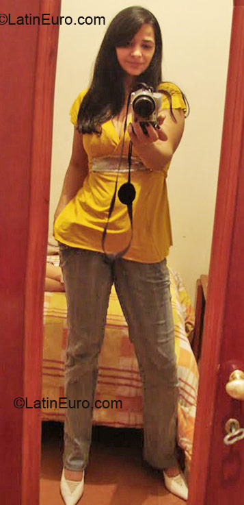 Date this cute Brazil girl Luciane from Rio De Janeiro BR4787