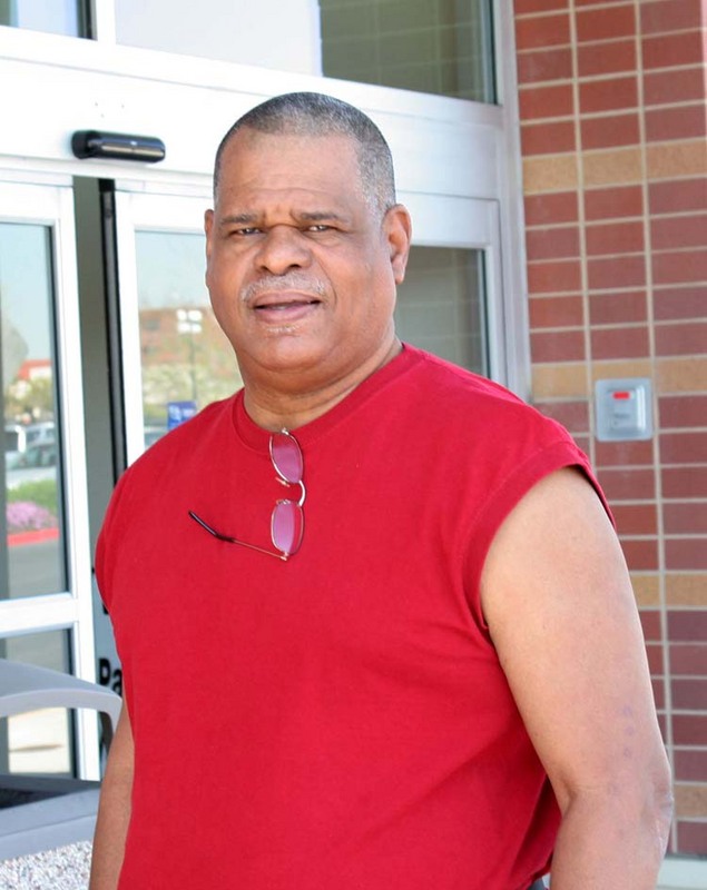 Date this stunning United States man Donald from Sacramento US9174