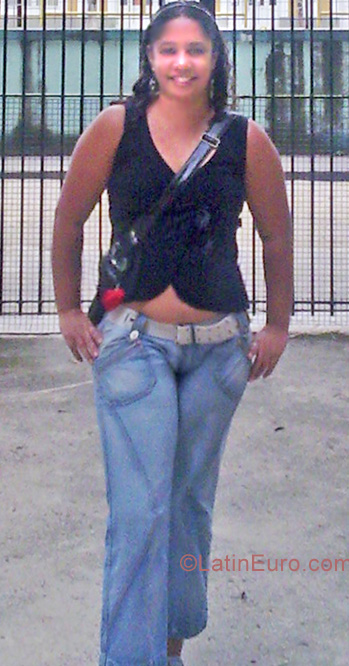 Date this hard body Brazil girl Daniele from Volta Redonda BR4846