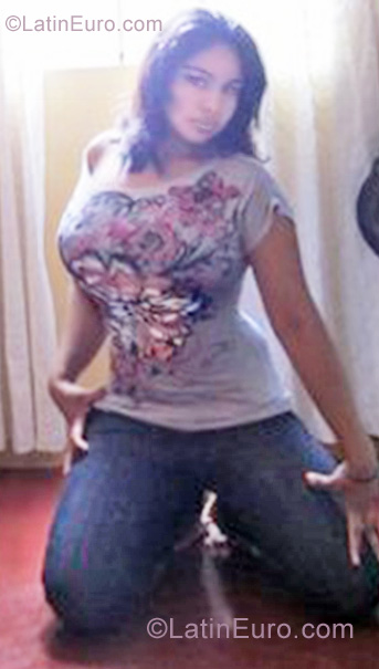 Date this voluptuous Peru girl Diana Carolina from Trujillo PE454
