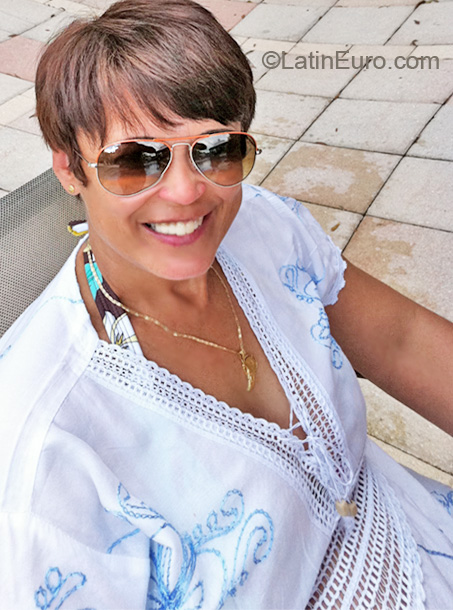 Date this cute United States girl Mariza from Orlando US9309