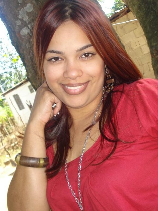 Date this hard body France girl Emraa from Paris FR128