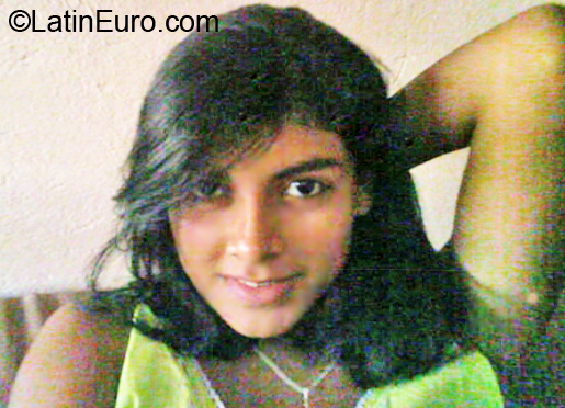 Date this sensual Costa Rica girl Jennifer from Heredia CR52