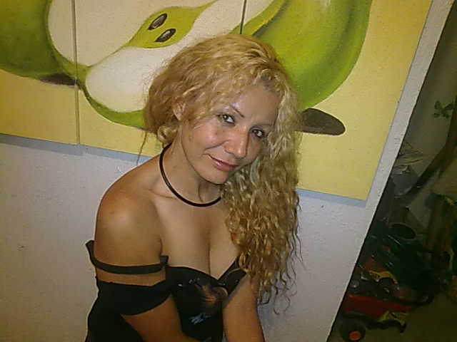 Date this young Mexico girl Eva from Guadalajara MX308