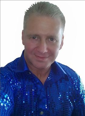 Date this delightful United States man Collins from Califonia US9466