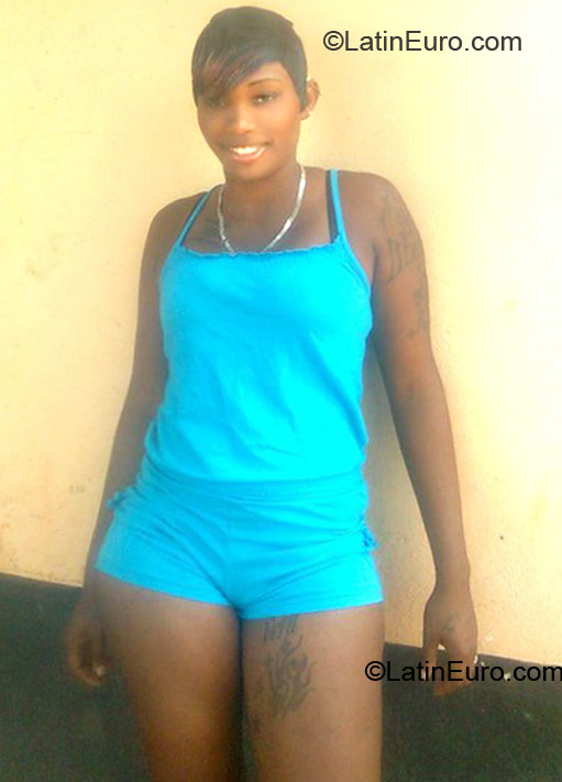 Date this athletic Jamaica girl Lisa from Kingston JM236