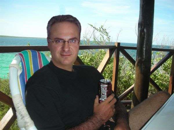 Date this charming United States man George from 90701 US9663