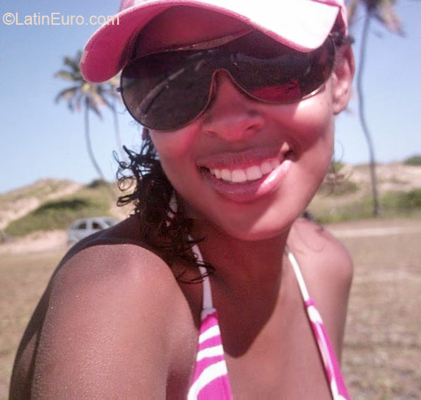 Date this stunning Brazil girl Lilia Maria from Salvador BR5279