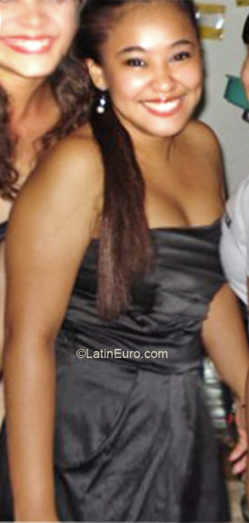 Date this pretty Brazil girl Haydee from Ananindeua BR5444