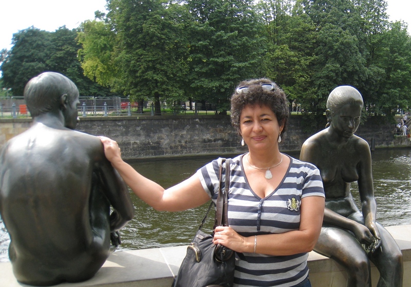 Date this happy Cuba girl Gisela from Havana CU16