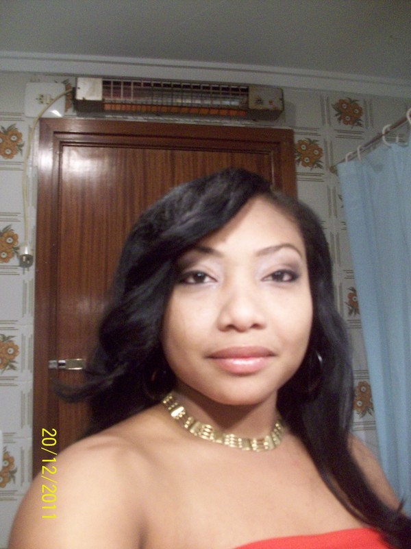 Date this hard body Spain girl Lucytania from Valencia ES183