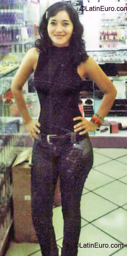 Date this tall Mexico girl Nena from Villahermosa MX348