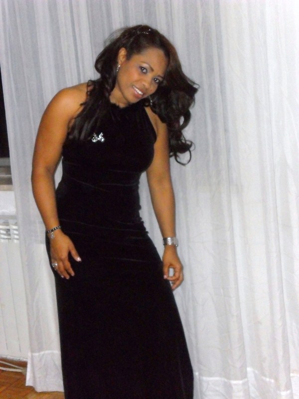 Date this attractive Spain girl MERCEDES from Madrid ES184