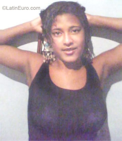 Date this charming Brazil girl Thaiane from Rio De Janeiro BR5632