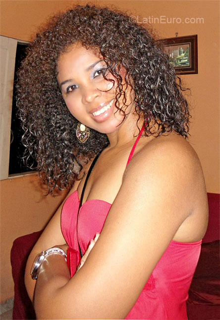 Date this good-looking Brazil girl Lucia from Macapa BR5637