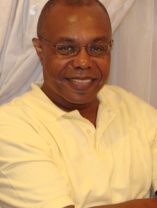 Date this lovely United States man Isaac from Converse US10512