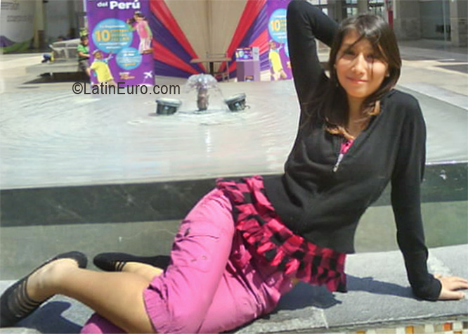 Date this lovely Peru girl Olinda from Trujillo PE517