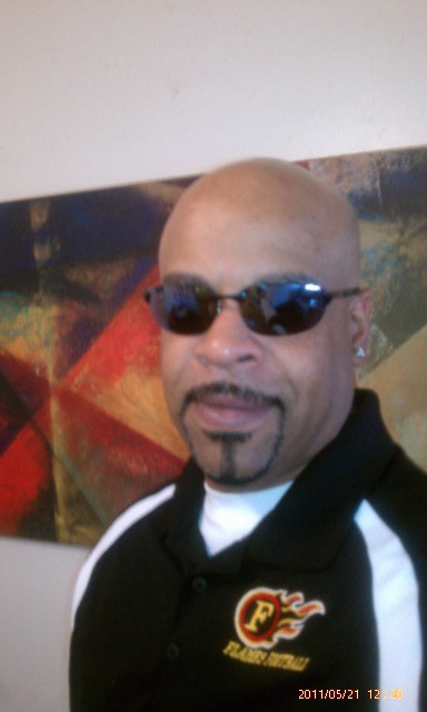 Date this voluptuous United States man Tre from Colorado Springs US10703