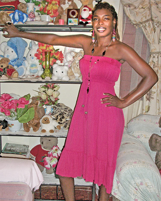 Date this stunning Jamaica girl Gordalee from Kingston JM310