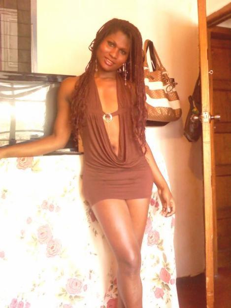Date this athletic France girl Aurora from santo domingo DO8688