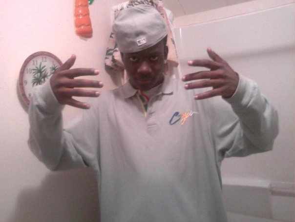 Date this attractive United States man Zigzagian from Rockford US11028